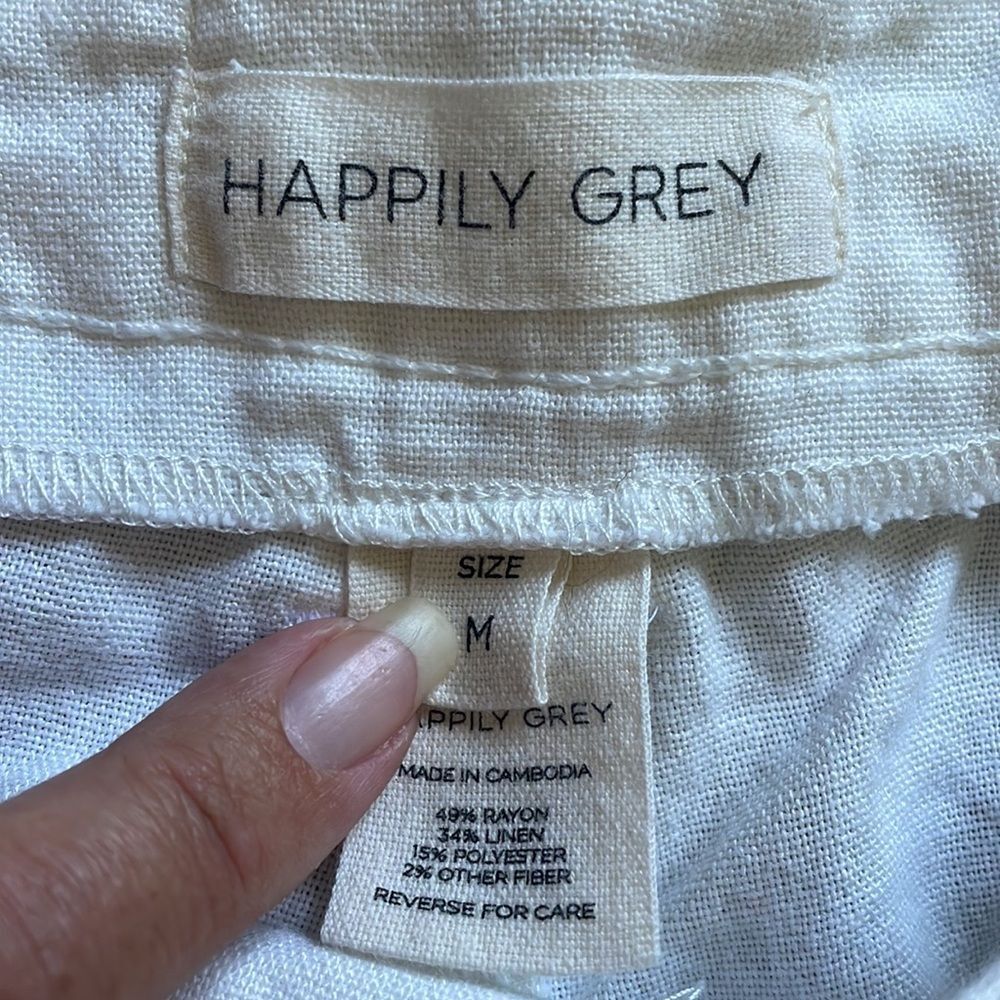 Happily Grey White Linen Blend Pull-up Shorts - Picture 2 of 4